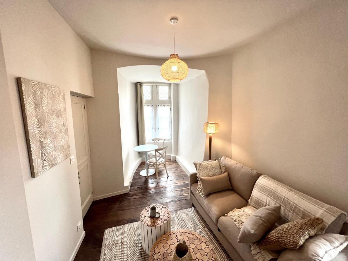 Les Suites De La Tour D'Embas Vitré Екстериор снимка